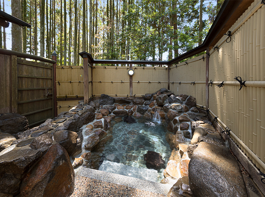 Open air bath only for customers of Suigetsu